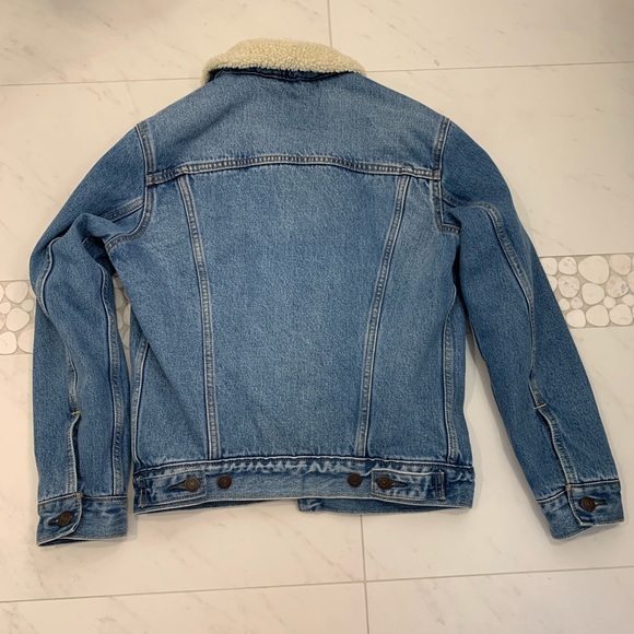 🍋Levi’s Sherpa Jacket - Picture 5 of 6